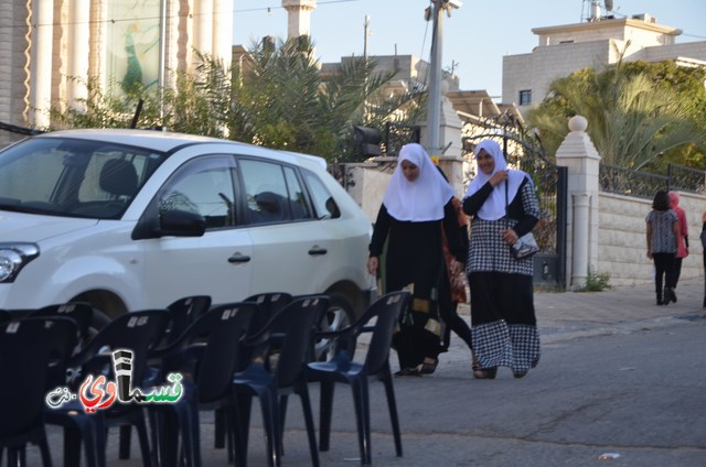 كفرقاسم- فيديو  : الافتتاح الكبير لمعرض ذوق العروس  سنين  يتحول الى مهرجان نسائي تسوقي كبير والحاجة عزية ترحب بالجميع